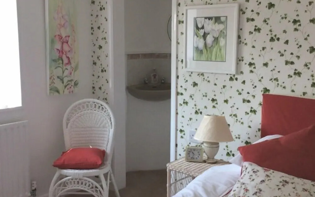 Holly House Bed & Breakfast