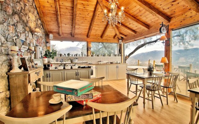 Almond House Suites Arachova - Adults Only