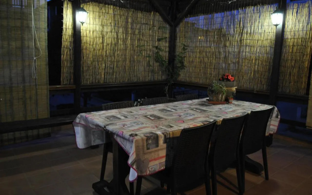 Voula Kourbeti Apartments