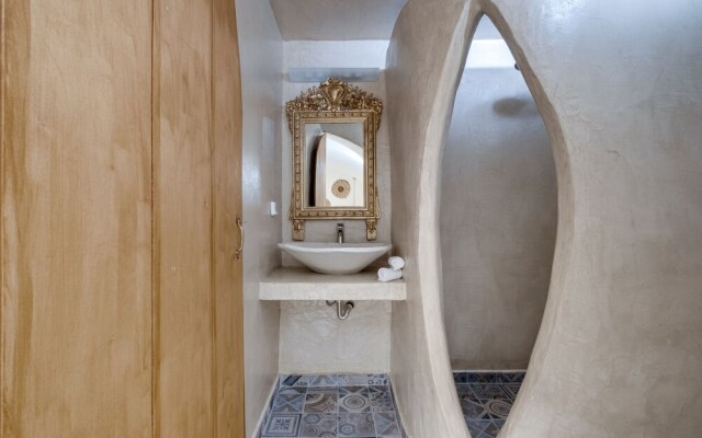 Pasithea Luxury Suites