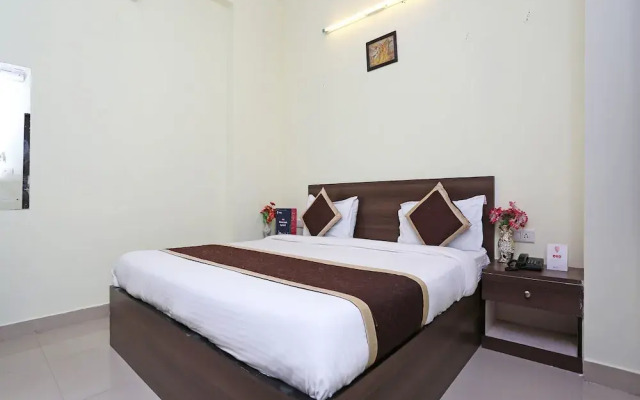 Collection O 28716 Panchasheel Enclave