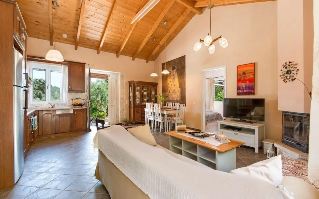 Georgina House in Velianitatika