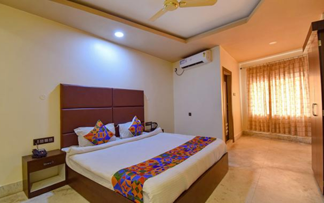 Fabhotel Red Rose