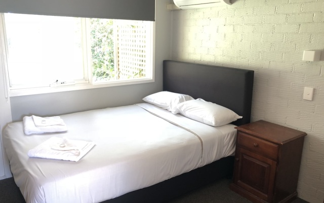 Bateau Bay Hotel – Guest Rooms – Bateau Bay