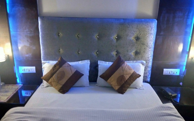 Hotel Tashkent Palace