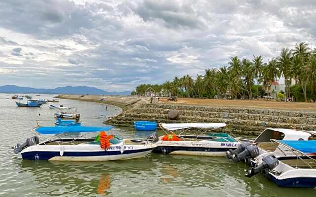 Lê Tùng Hotel - Vạn Giã