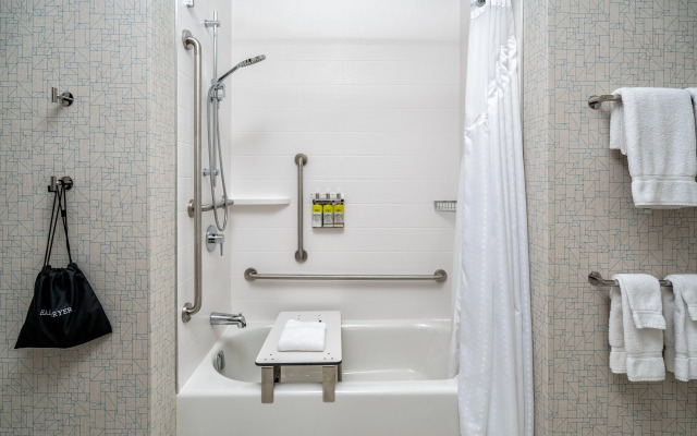 Holiday Inn Express & Suites Brandon by IHG