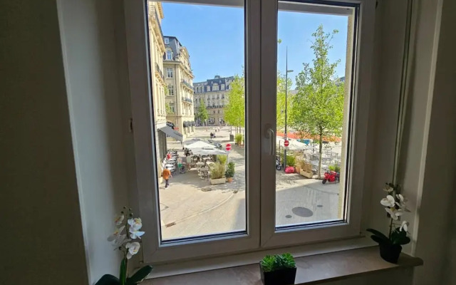 Ideal city stay 1BR near train station