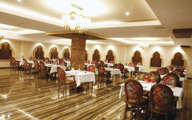 Quattro Beach Spa & Resort Hotel
