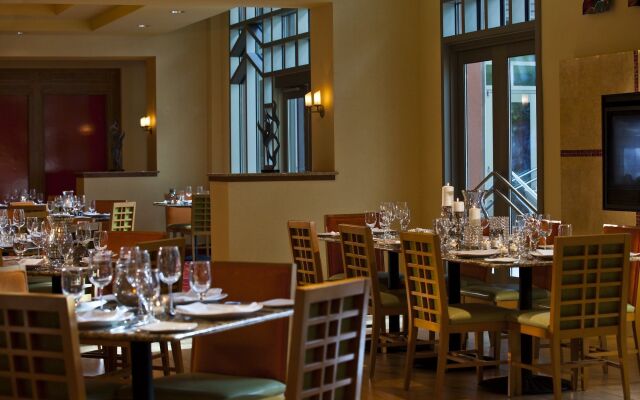 Renaissance® Phoenix Glendale Hotel & Conference Center
