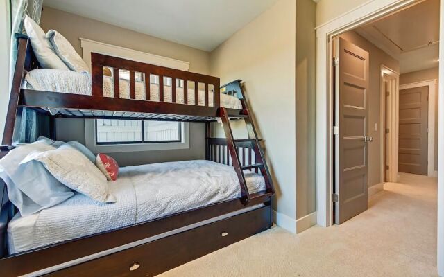 Wren Drive 18 by RedAwning