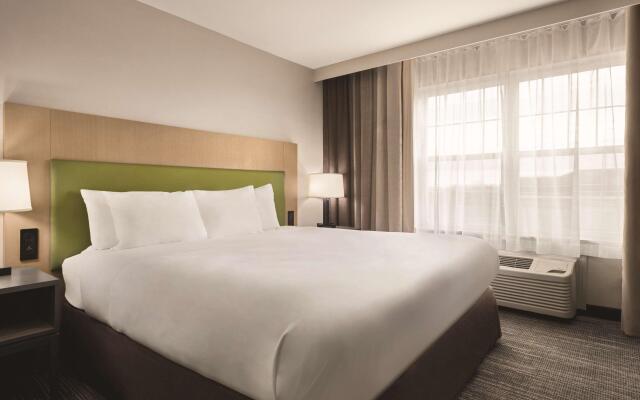 Country Inn & Suites by Radisson, Dubuque, IA