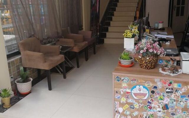 Dandelion Theme Hotel