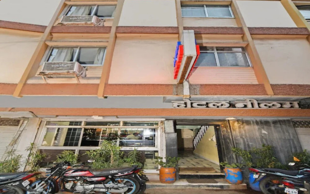 Goroomgo Neelam Indore