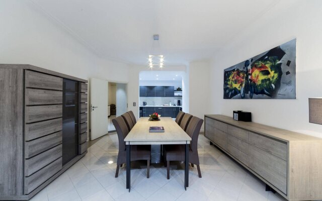 The Queen Luxury Apartments - Villa Cortina