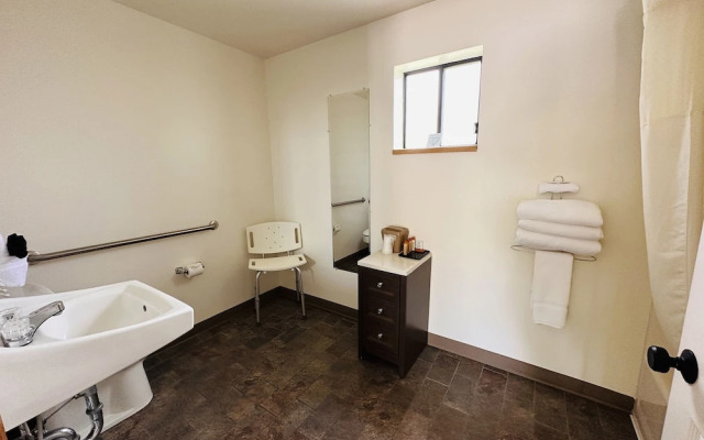 Austin's Chuckwagon Lodge