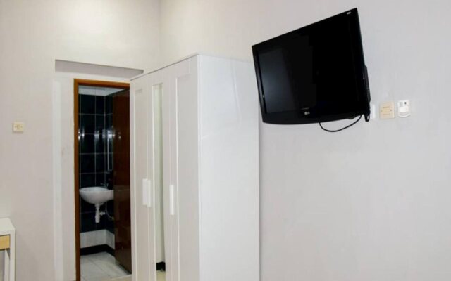 RedDoorz Plus near Mall Kelapa Gading