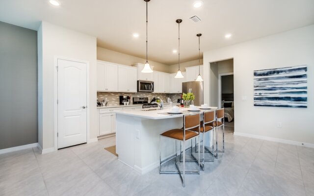 5444 Misty Oak Circle