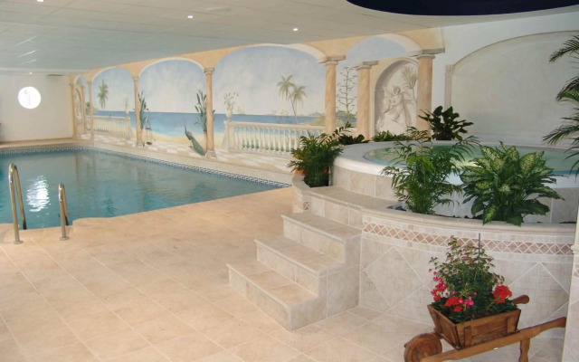 Crown Resorts Club Marbella