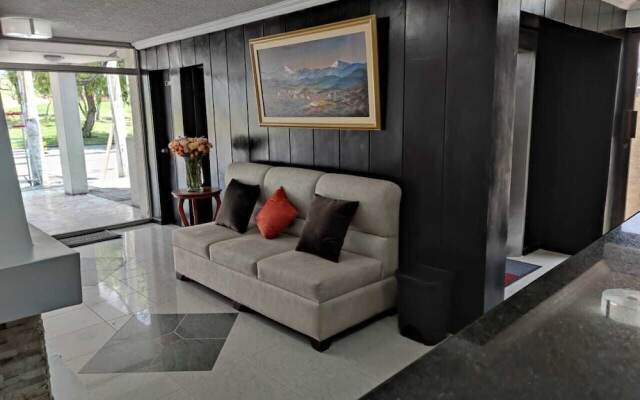 Val Hotel Santamaria Quito