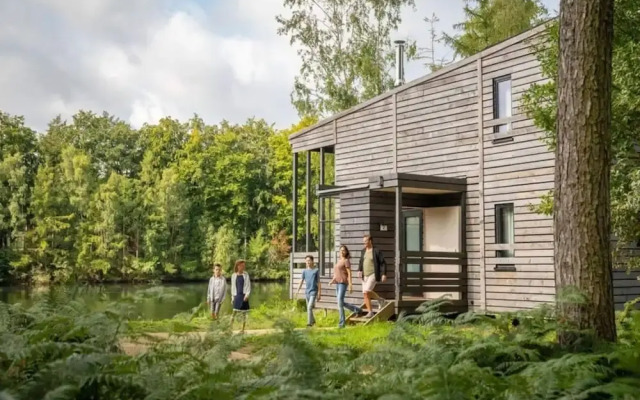 Waterside Elegance Sky Pad