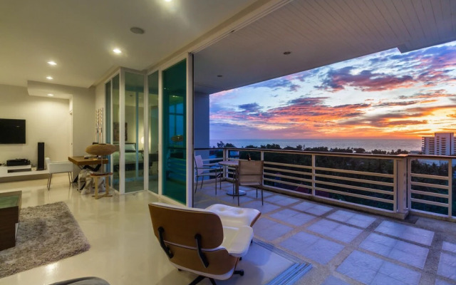 The Palm at Veloche by Lofty
