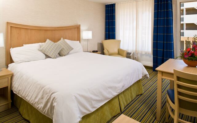 Surfside Hotel and Suites