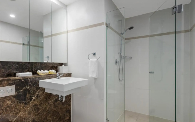 Meriton Suites World Tower