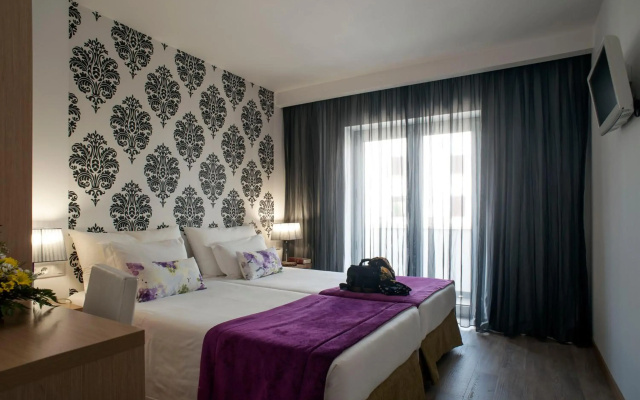 Hotel Genesis