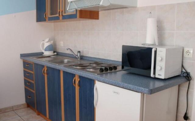 Zdenka - cosy apartments for 2-3 person - A2A(2+1)