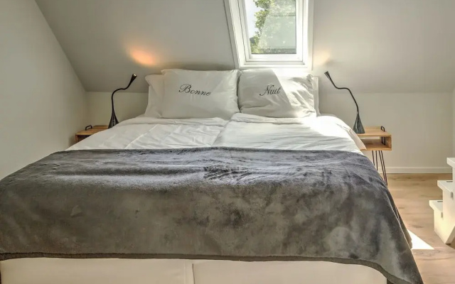 Tranquil Farmhouse in Rijsbergen With Hot Tub and Garden