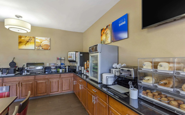 Comfort Inn Gurnee near Six Flags