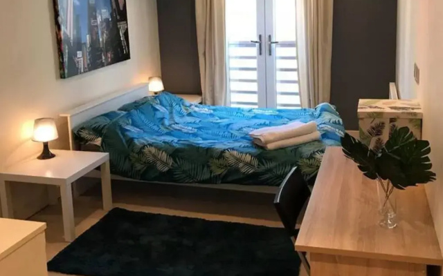 Apartment-sleeps4-balcony-parking-petsok