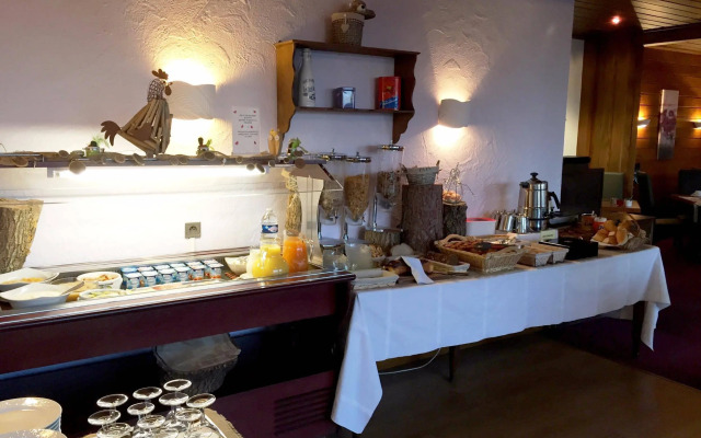 Hôtel Restaurant Aux Trois Roses