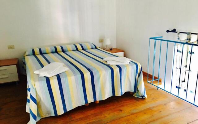 AGENZIA ISOTUR - LOCANDA NONNA GIULIA 32 VISTA MARE - Soppalcata