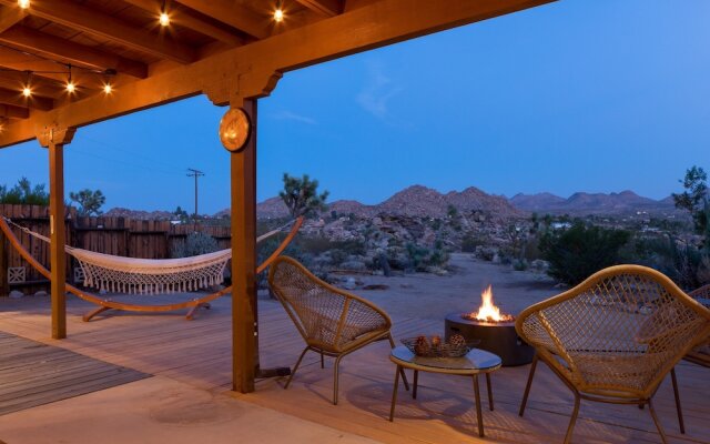 Sukha Life Retreat - Beautiful Views, Close To Jtnp W/hot Tub! 2 Bedroom Home by RedAwning