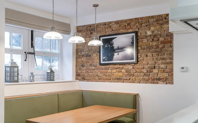 Stanhope Mews Style - 4sms