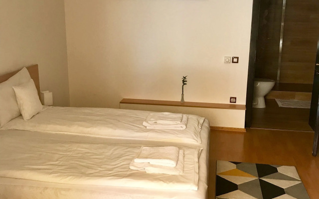 Cristi's Rooms - Pensiune