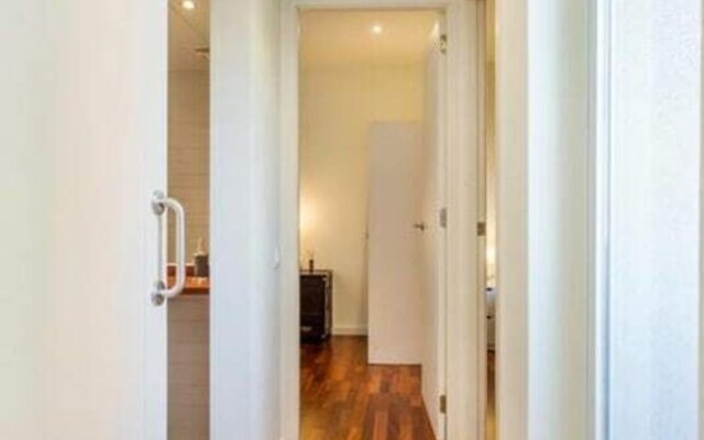 Luxurious 3 Bedroom Flat & Terrace in Sants