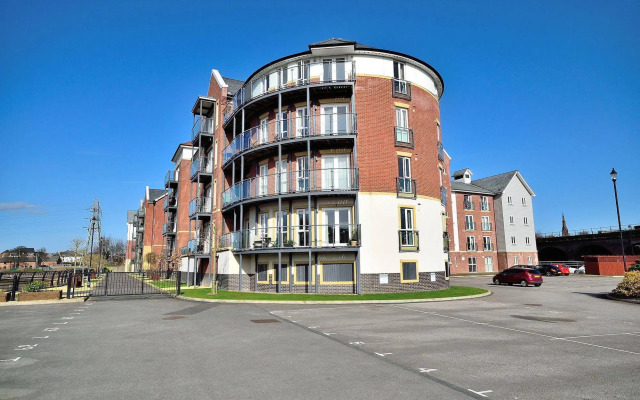 Racecourse Serviced Apartments