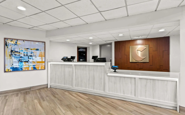 Comfort Inn & Suites Evansville Airport