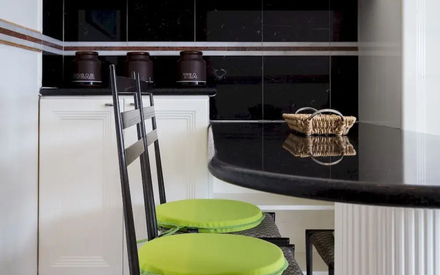 Penthouse 3-bed 3-bath on Marble Arch