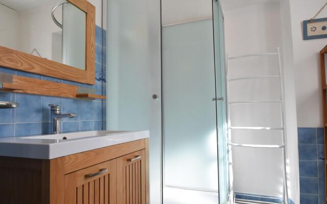 Vintage Holiday Home in Besse with Swimming Pool