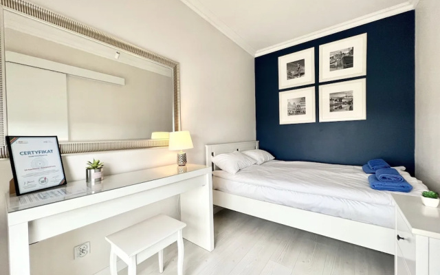 Bastion Wałowa by Q4Apartments