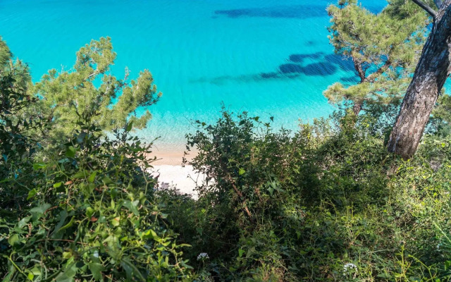 Armonia Bay Hotel