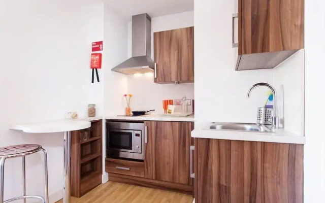 Relax By MPH-200 Chic Studios In Prime Bristol