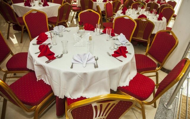 Blue Birds International Hotel