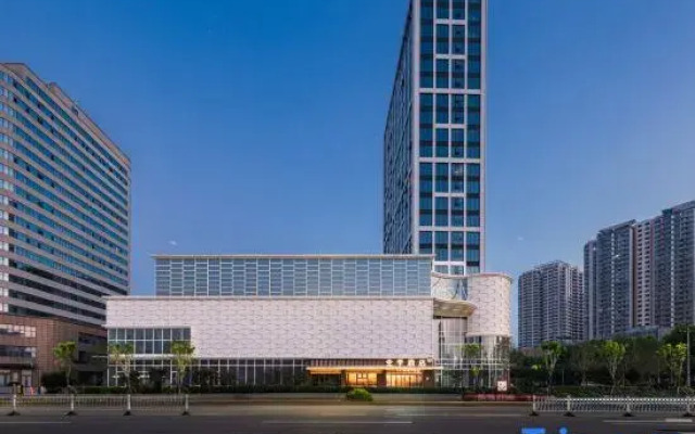 JI Hotel (Qinhuangdao Railway Station Wanda Plaza)