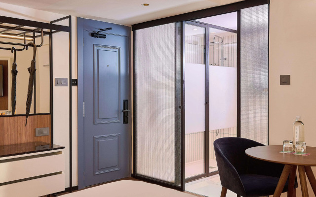 The Level at the Melia White House