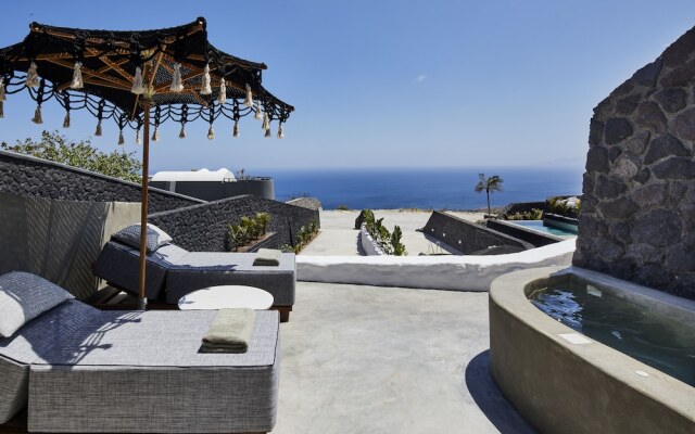 Theano Cave Suites & Villas